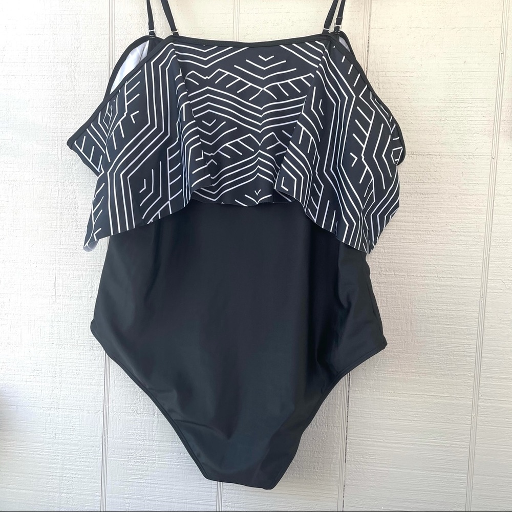 New Plus Size Ruffle Off Shoulder Swimsuit - Picture 4 of 6